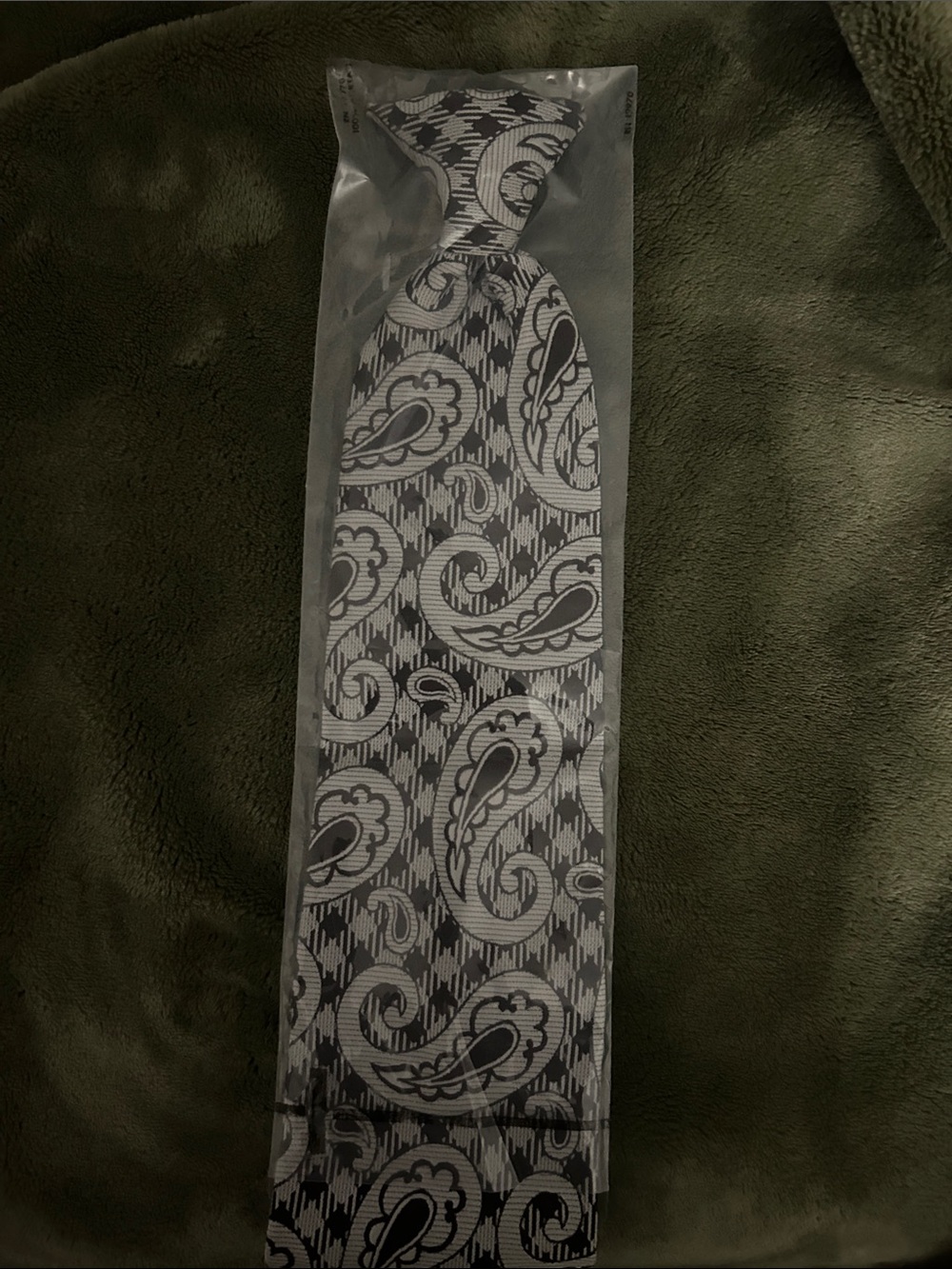 Men's Gray Paisley Tie - Elegant Office & Event Accessory